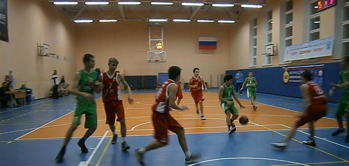 В Ульяновске прошло первенство области по баскетболу.